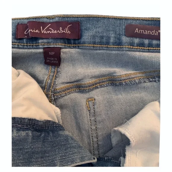 Gloria Vanderbilt Shorts Denim Women's Shorts Amanda Distressed Shorts Size 16 - Picture 9 of 12